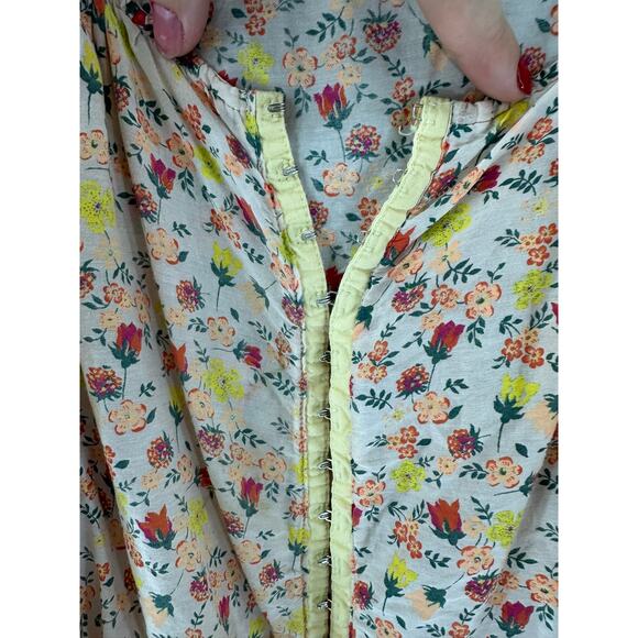 Scrapbook Women's sz M Blouse Spaghetti Strap Cutout Bubble Sleeve Floral Print - Picture 5 of 9